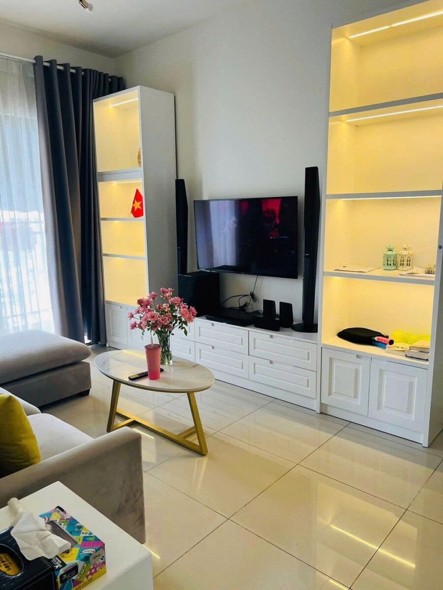 Cho thuê căn hộ 1 phòng ngủ 51m2 The Sun Avenue